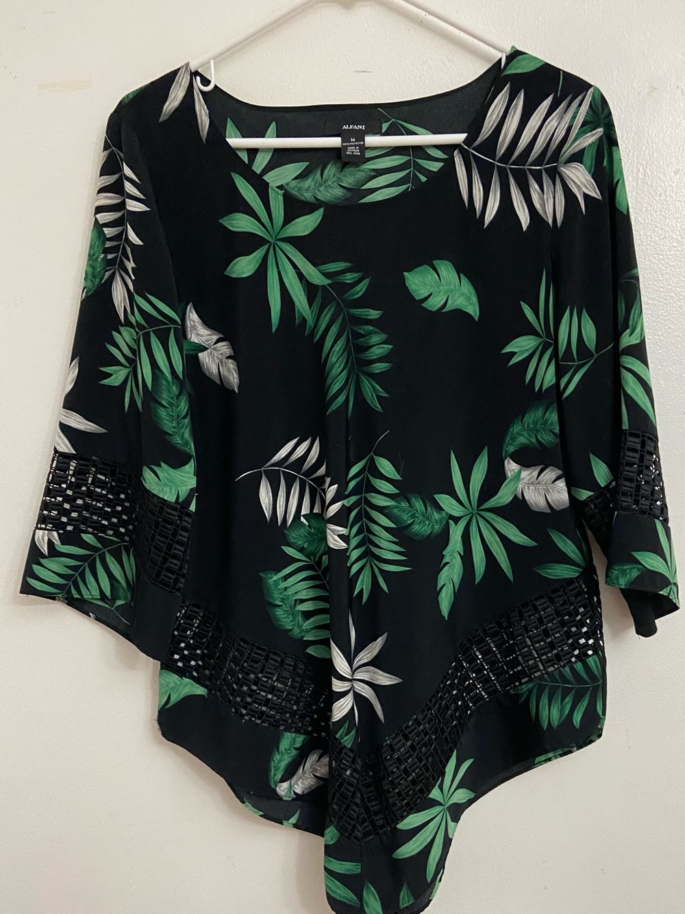 Alfani Black Green and White Tropical Leaf Tunic